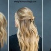 Gyönyörű egyszerű frizurák hosszú hajra